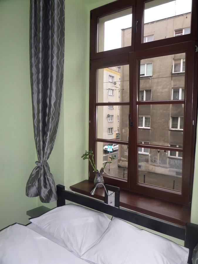 Incepcja 33 Hostel Wroclaw Exterior photo