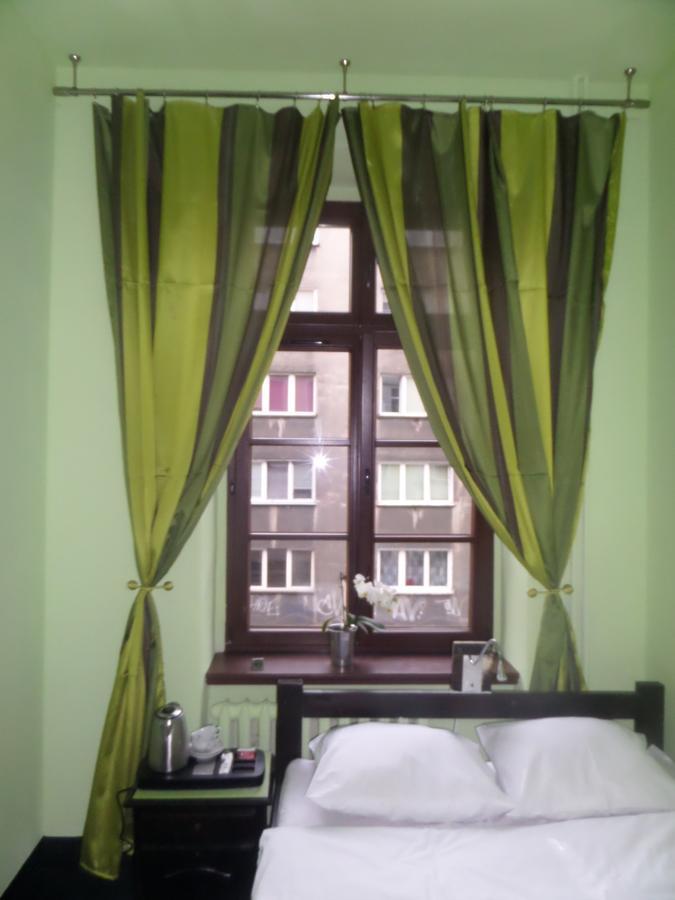Incepcja 33 Hostel Wroclaw Exterior photo